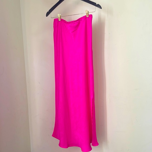 Bucket List Fuchia skirt - Picture 2 of 6